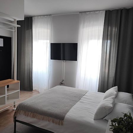 Agostini - Self Check-In Studios - Free Gated Parking On Site Rijeka Exterior foto