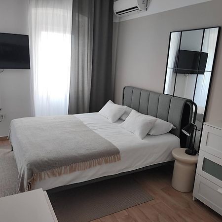 Agostini - Self Check-In Studios - Free Gated Parking On Site Rijeka Exterior foto