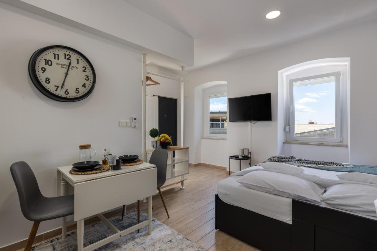 Agostini - Self Check-In Studios - Free Gated Parking On Site Rijeka Exterior foto