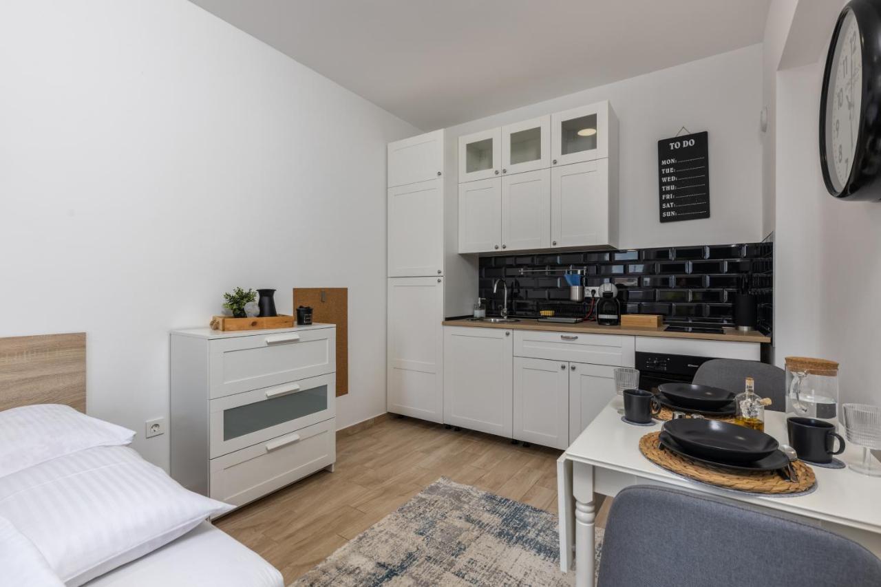 Agostini - Self Check-In Studios - Free Gated Parking On Site Rijeka Exterior foto