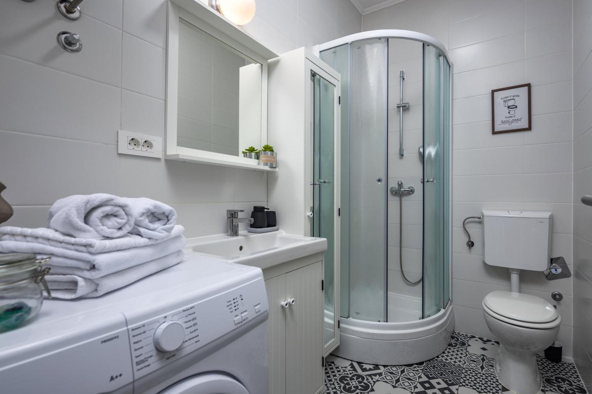 Agostini - Self Check-In Studios - Free Gated Parking On Site Rijeka Exterior foto