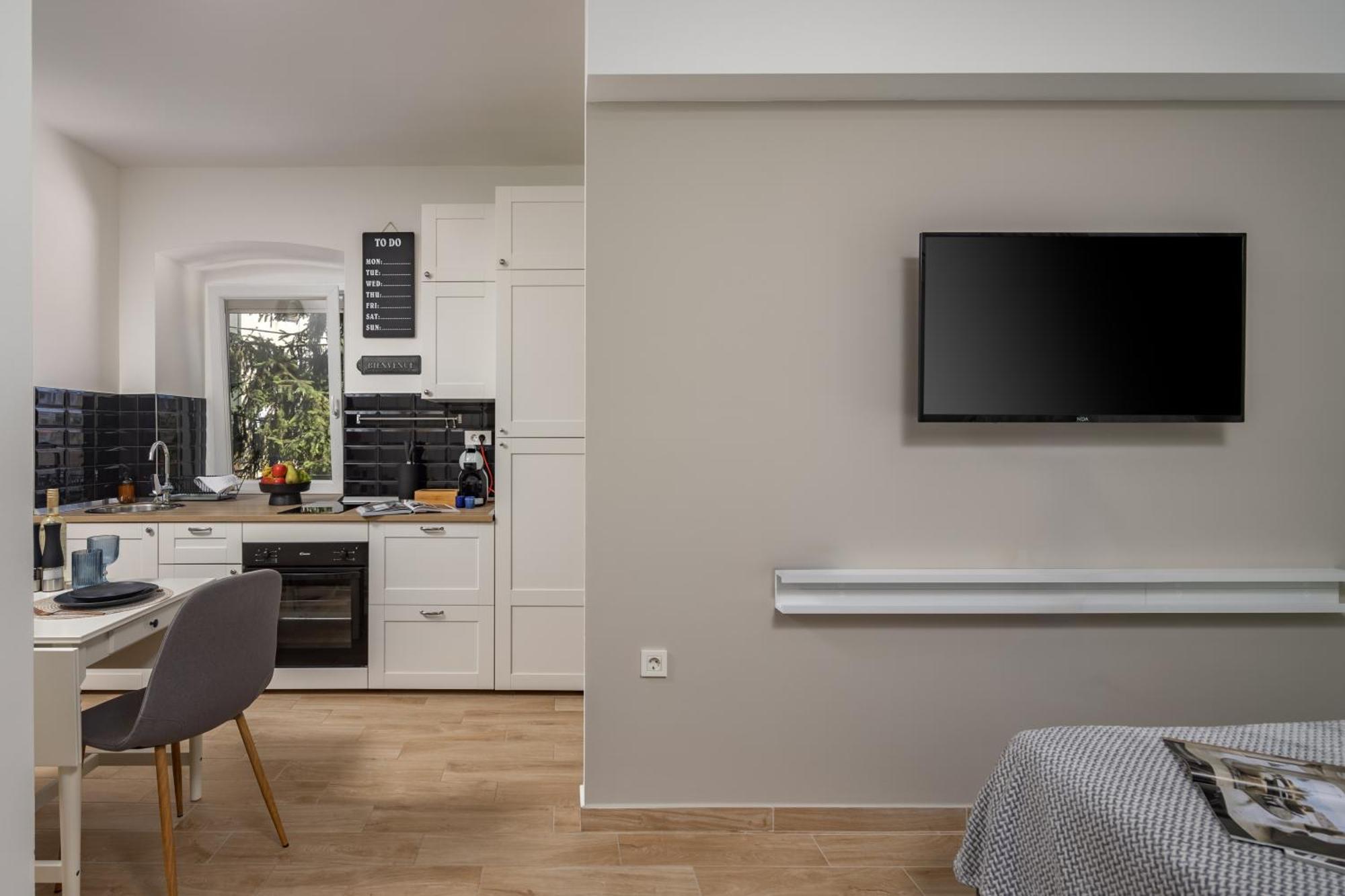 Agostini - Self Check-In Studios - Free Gated Parking On Site Rijeka Exterior foto